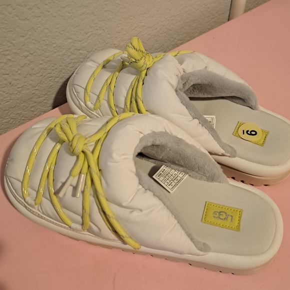 UGG Spaceslider Tech Slide - Picture 10 of 12